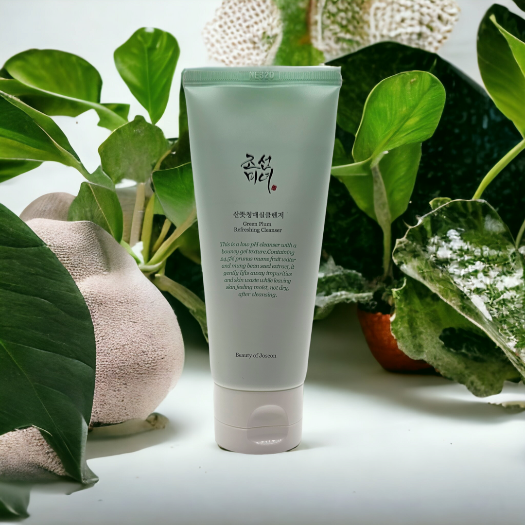 Green Plum Refreshing Cleanser - Glamour Glow